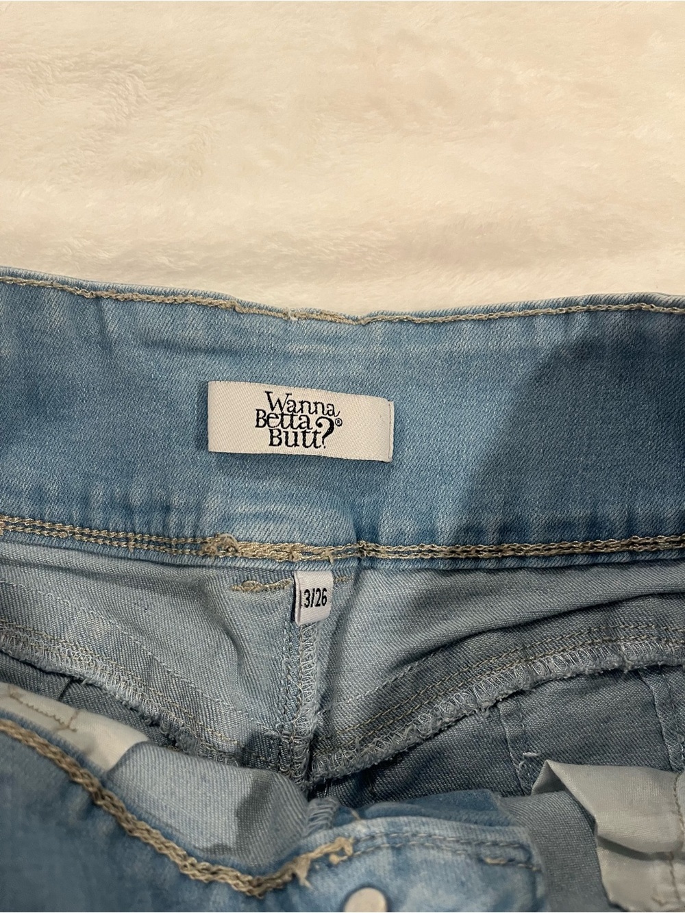 YMI Wanna Betta Butt High Rise Distressed Denim Shorts - Size 3/26 Juniors - Picture 4 of 8